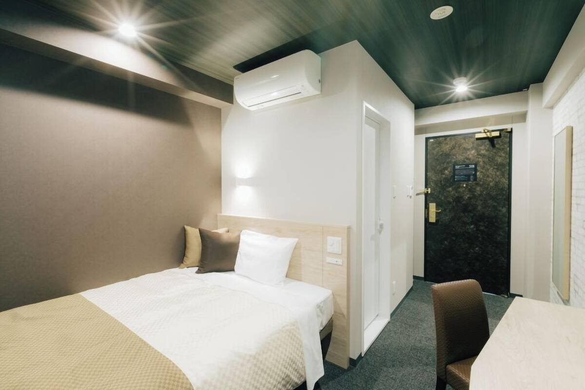 In-room safe, desk, laptop workspace, free WiFi