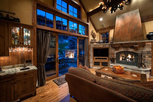 Old Town - Ski-In/Out - Super Luxurious 5BR/5BA - Hottub--Firepit - Ski Run View