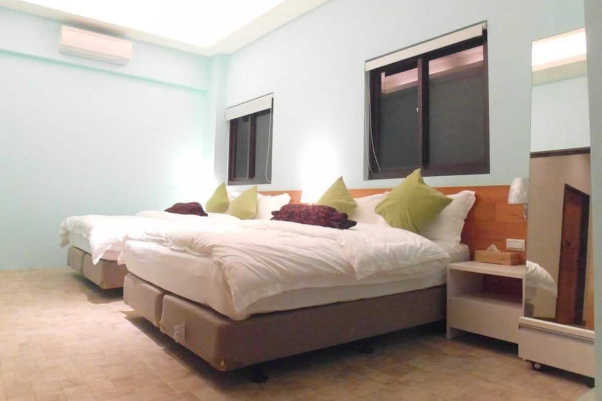 Quadruple Room | 1 bedroom, minibar, soundproofing, rollaway beds
