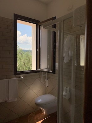 Panoramic Double Room, 1 Double Bed, Balcony, Sea View | Bathroom | Shower, rainfall showerhead, free toiletries, hair dryer - Agriturismo Parco dei limoni (Peschici)