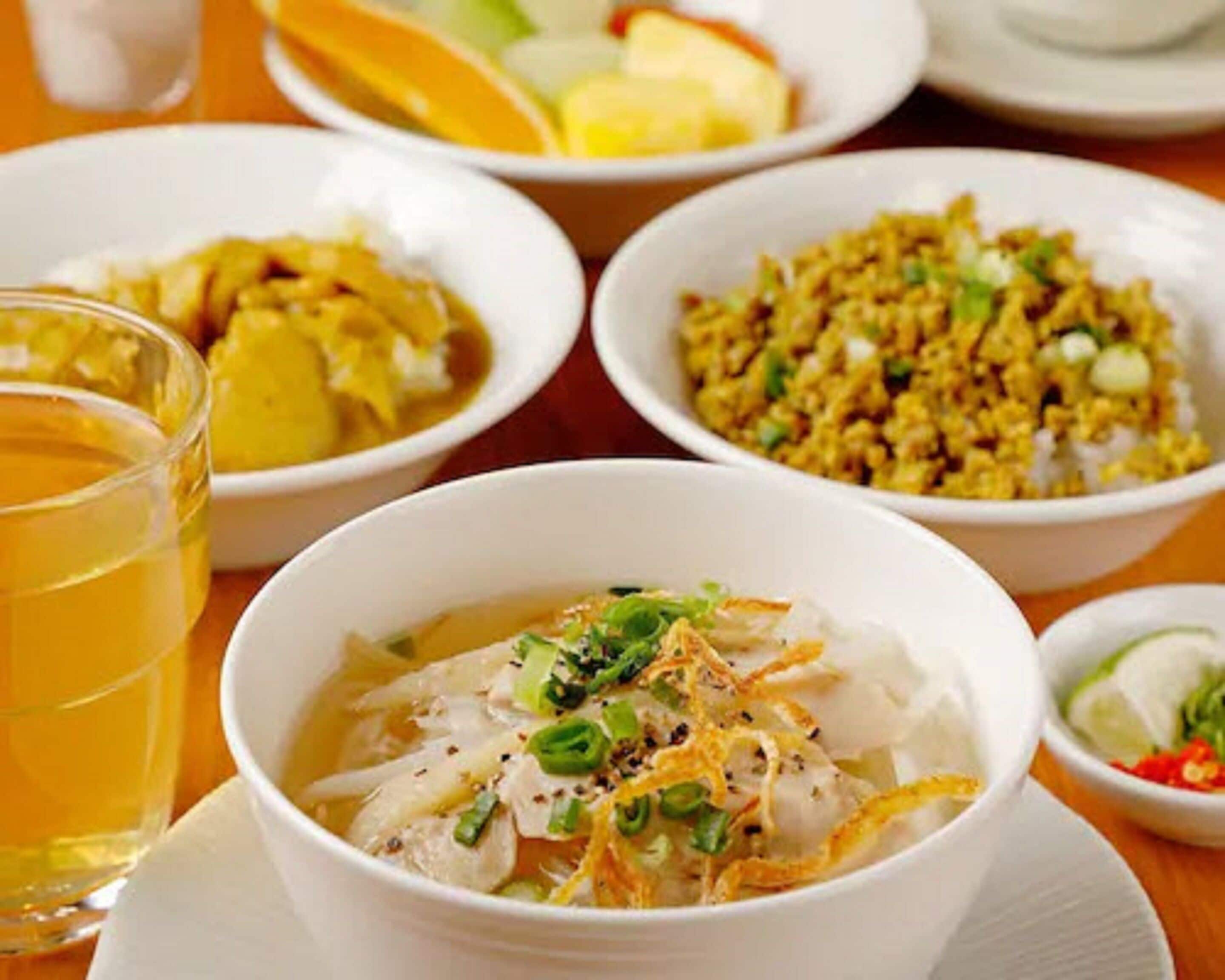 daily buffet breakfast (jpy 2200 per person)