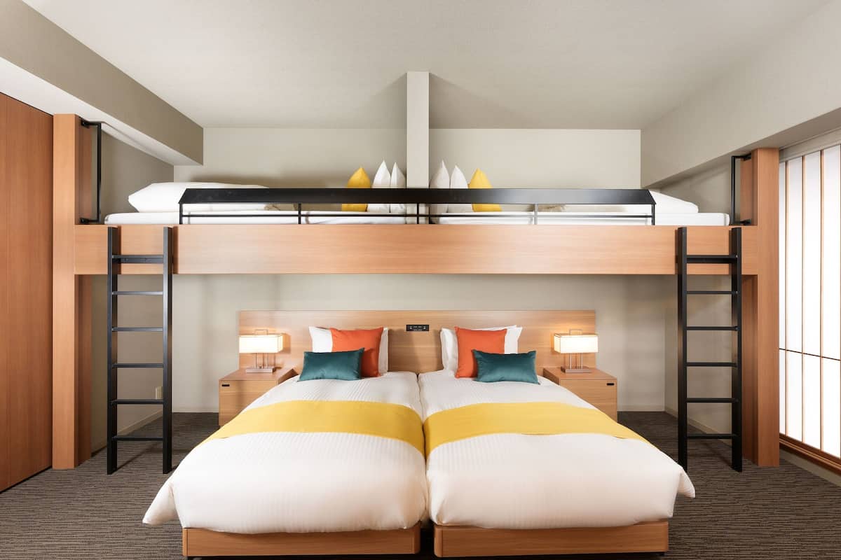 Deluxe One-Bedroom Loft Bed Apartment