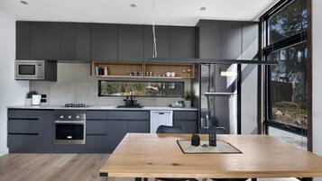 House, Mountain View | Private kitchen | Full-size fridge, microwave, oven, stovetop