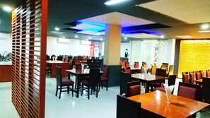 Breakfast, lunch, dinner served; Indian cuisine 