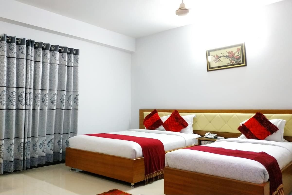 Family Suite | Egyptian cotton sheets, premium bedding, down comforters, pillowtop beds