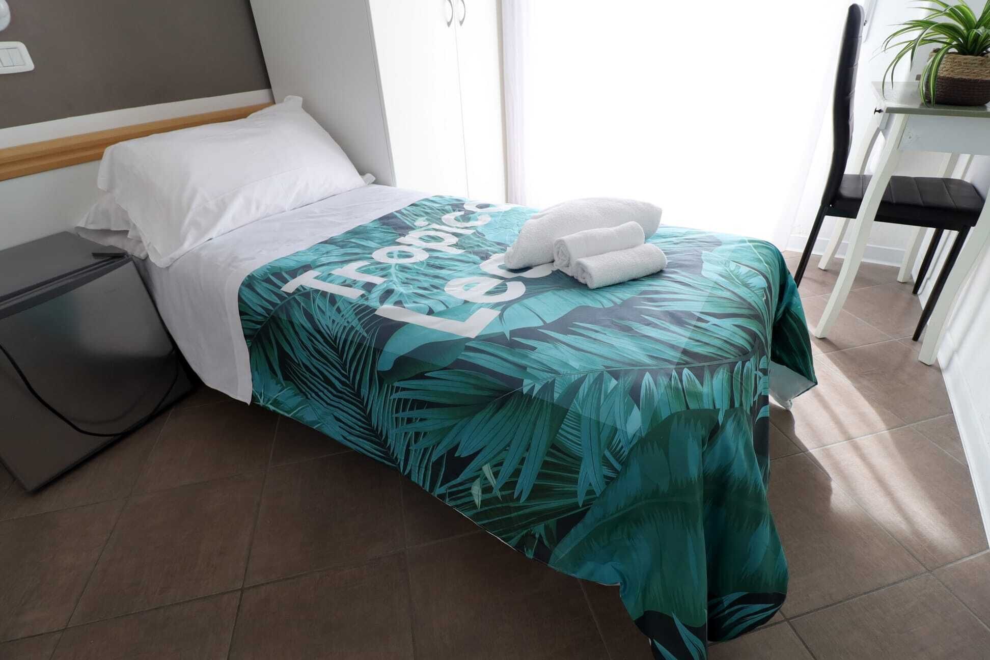 standard single room | 1 bedroom, desk, free wifi, bed sheets