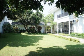 Garden - Rumah Kertajaya (Surabaya)