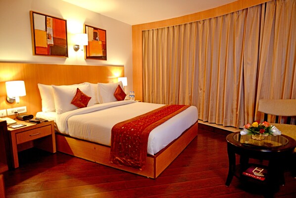 Chambre exécutive, vue sur la ville | 1 chambre, minibar, coffre-fort pour ordinateur portable, bureau