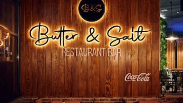 2 restaurants, breakfast, lunch served; local and international cuisine