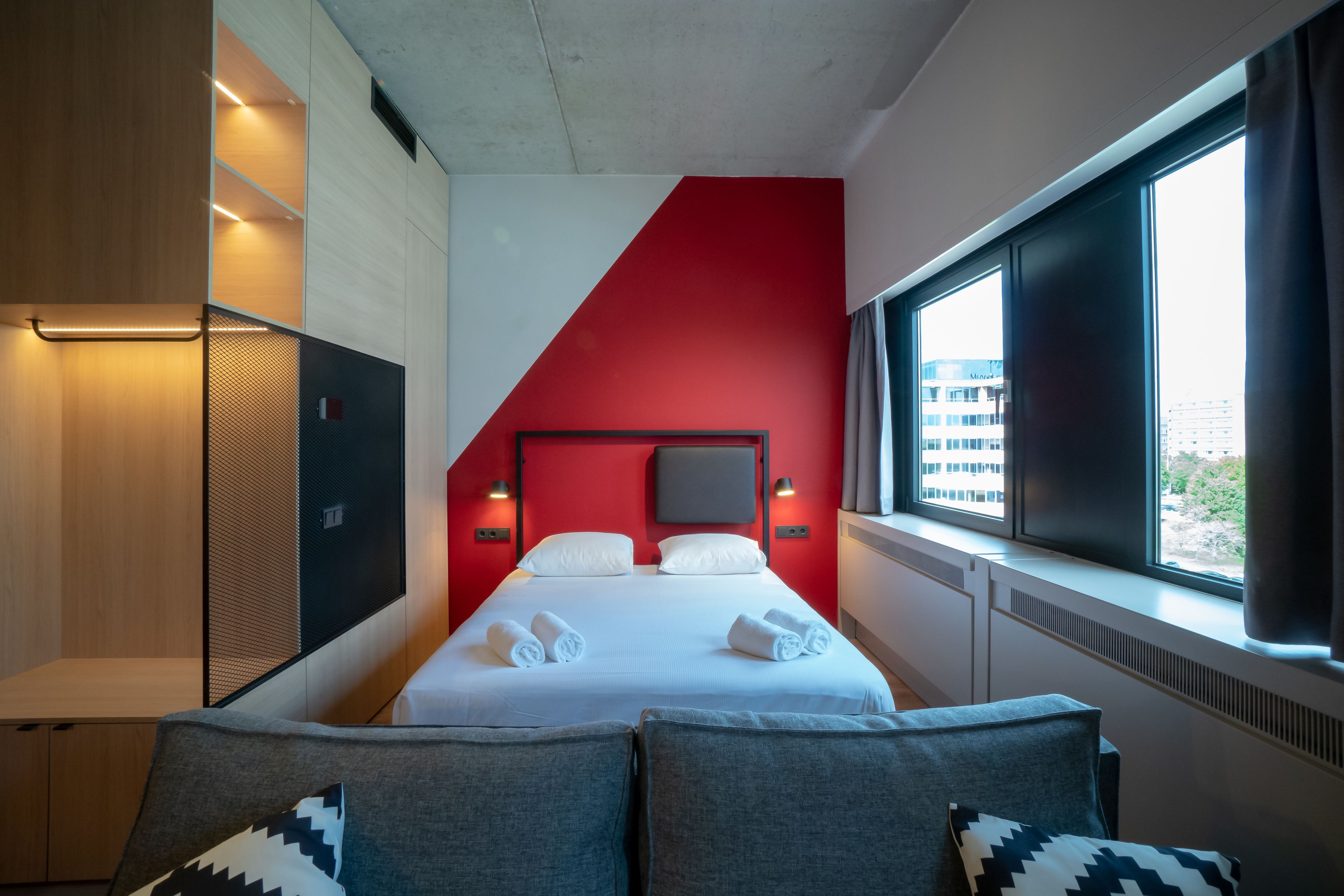 deluxe studio suite, 1 double bed, city view | 1 bedroom, rollaway beds, free wifi, bed sheets