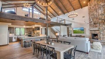 Rumah, 4 kamar tidur | Dapur pribadi | Lemari es, oven, mesin pembuat kopi/teh, dan pemanggang roti