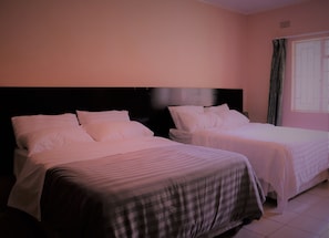 Ropa de cama hipoalergénica y escritorio
