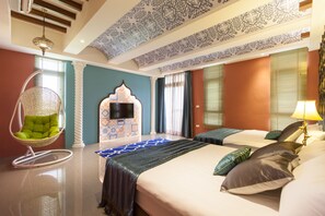 Habitación cuádruple, vista al jardín | Insonorización, camas extra, wifi gratis y ropa de cama 