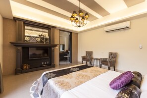Soundproofing, rollaway beds, free WiFi, bed sheets - Valley Silence B&B (Ji'an)
