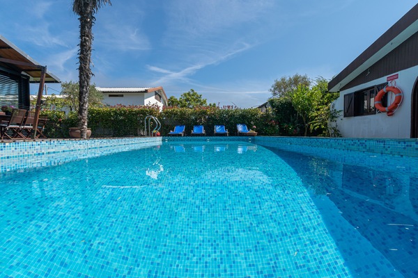 Outdoor pool, a heated pool