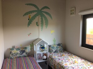 3 bedrooms, iron/ironing board, travel cot, free WiFi