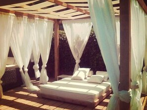 Sun deck - Belgrade Hills Villa and Suites (Belgrade)