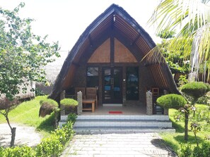 Superior Bungalow, Pool View | Minibar, desk, rollaway beds, free WiFi - Sandy Beach Bungalows (Gili Air)