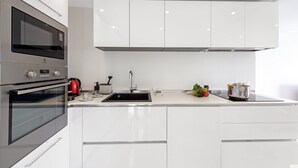 Private kitchen - Red View Apartment with Balcony Terrace, Ronco sopra Ascona, Switzerland (Ronco sopra Ascona)