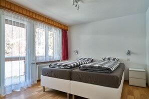 Fer et planche à repasser, lits bébé (gratuits), Wi-Fi gratuit