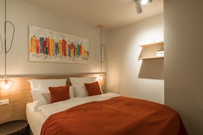 1 bedroom, in-room safe, individually decorated, desk - stattHotel (Weimar)