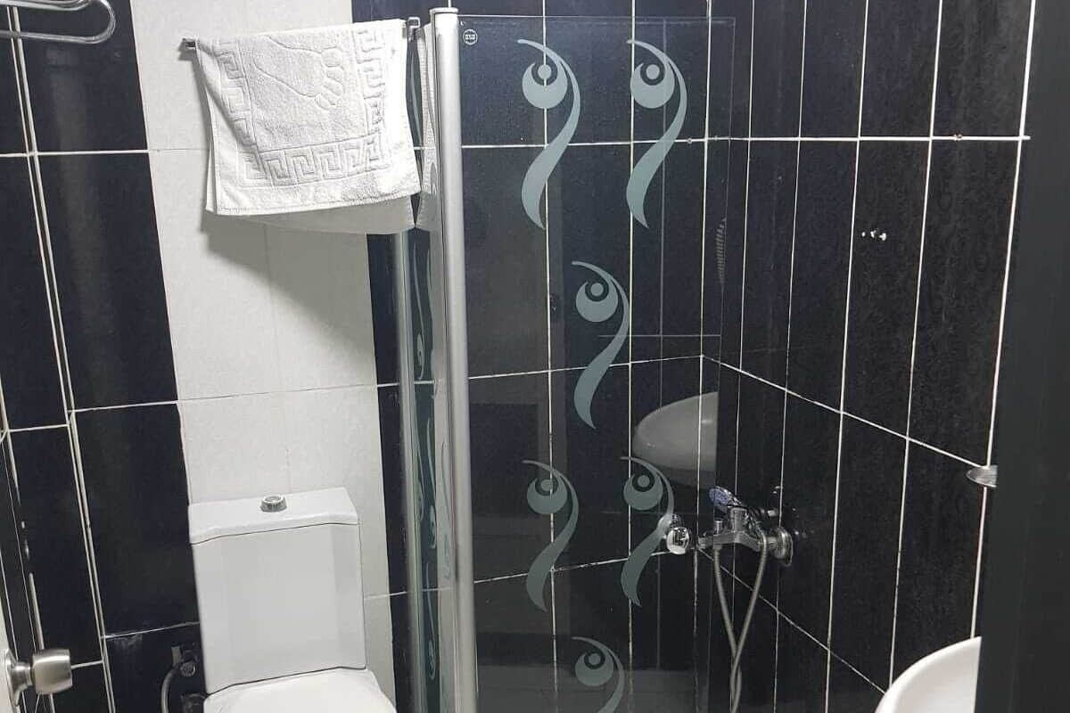 أسرّة أطفال/رضّع (مجانًا) وواي فاي مجانًا وملاءات أسرّة