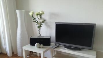 Condo, Mountain View | Individually decorated, individually furnished, desk, laptop workspace