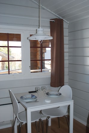 Mökki, oma kylpyhuone (20-25) | Lisävuoteet, ilmainen Wi-Fi