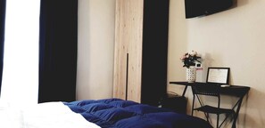 Basic Room, City View | Minibar, in-room safe, desk, blackout drapes - Albergo La Svolta (Brescia)