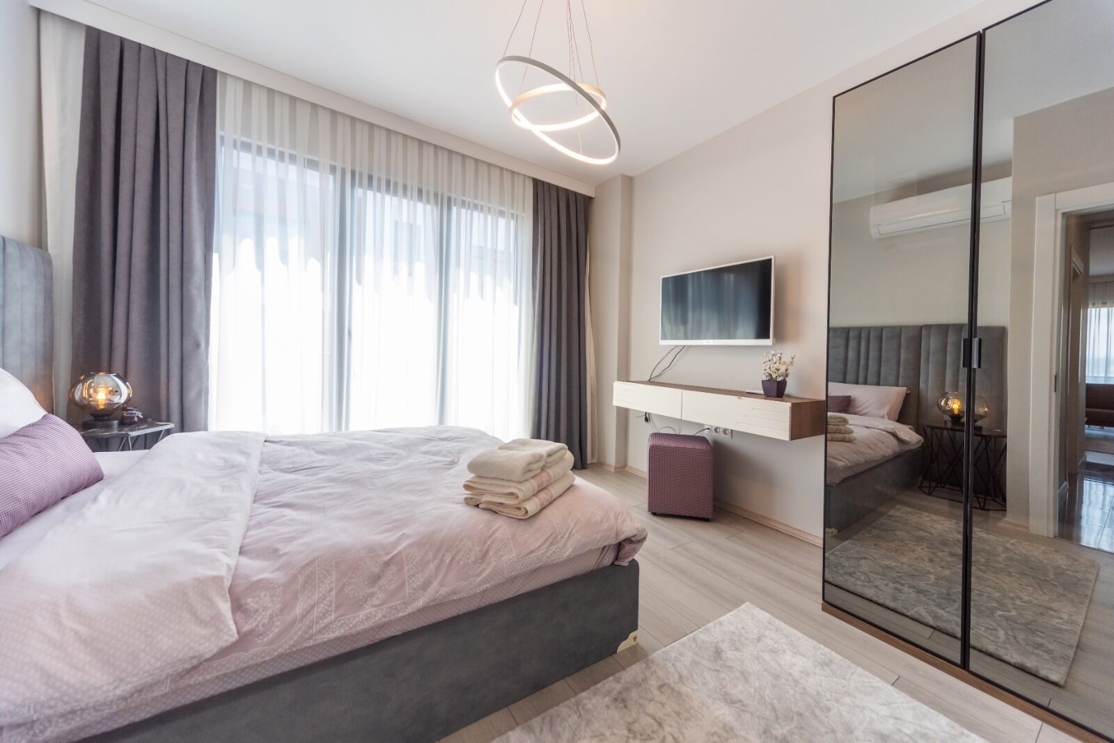 deluxe suite | 4 bedrooms, soundproofing, iron/ironing board, free wifi