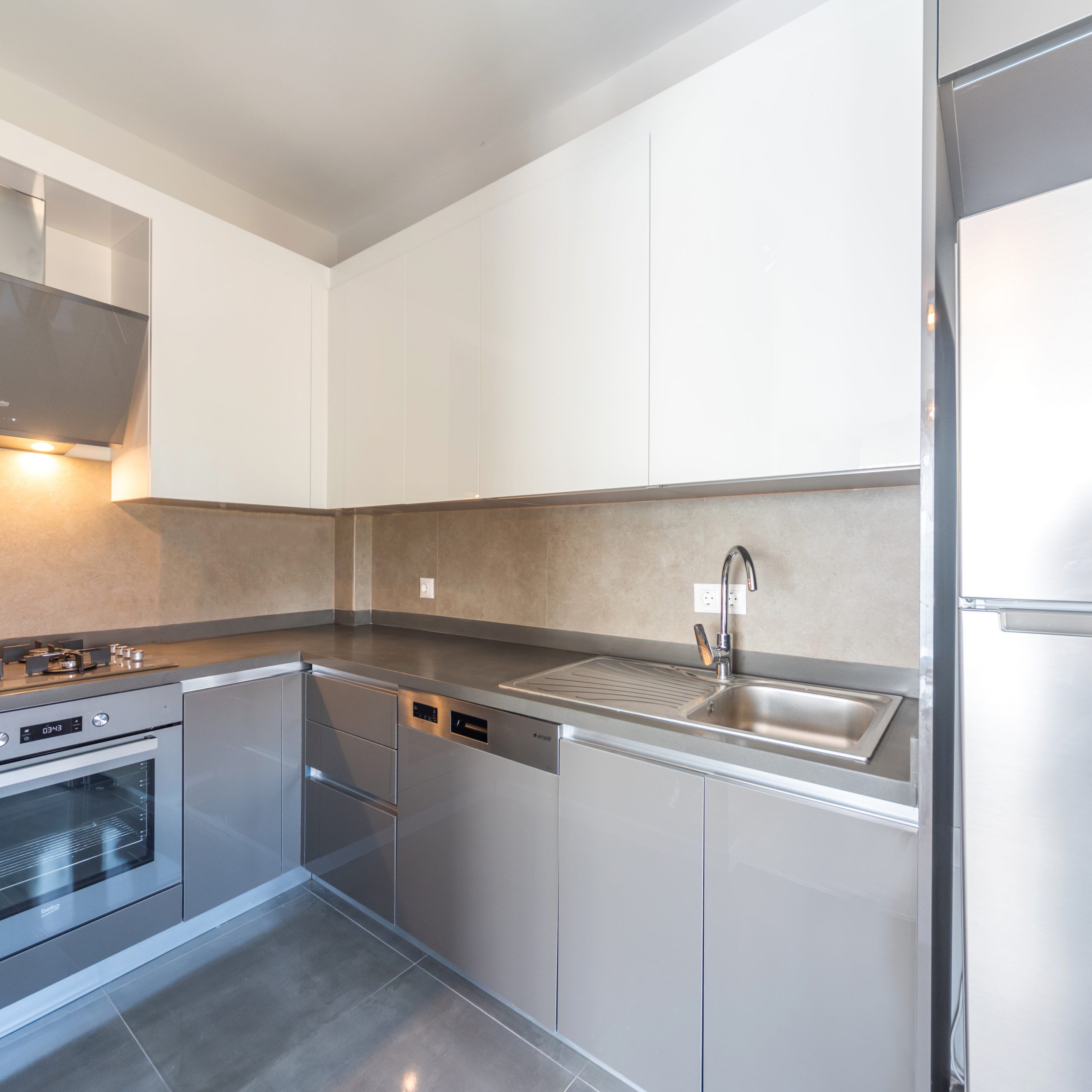 executive suite, 2 bedrooms | 4 bedrooms, soundproofing, iron/ironing board, free wifi