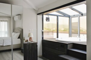 Sistema de insonorización, tabla de planchar con plancha y wifi gratis 