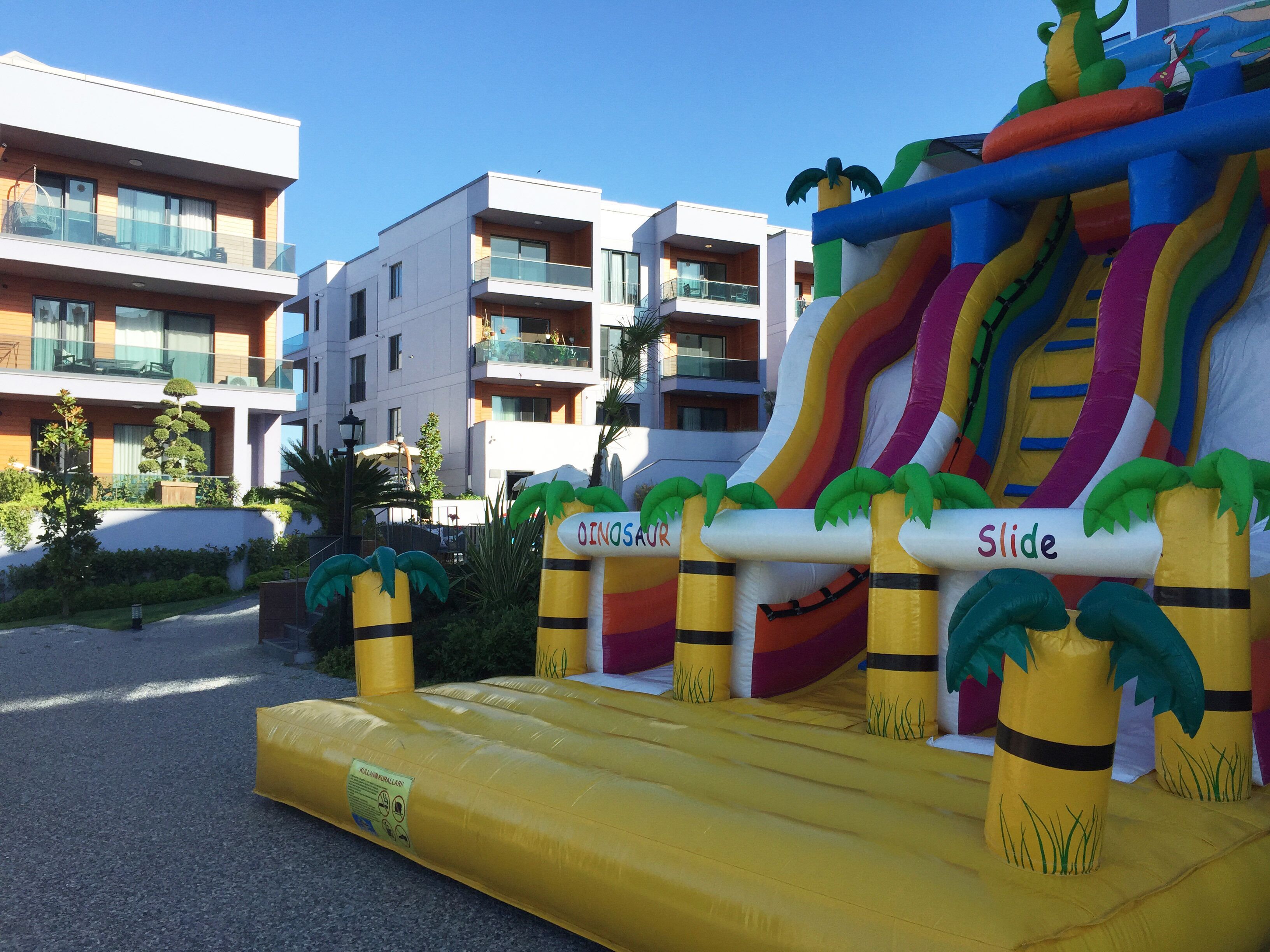 children’s play area – outdoor