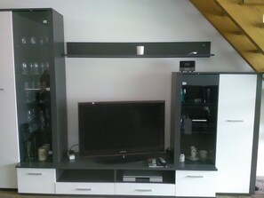 Apartment, Bergblick | Wohnbereich | LCD-Fernseher