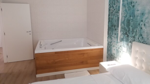 Ảnh chưa phân loại, 1 trong số 31 ảnh, nút