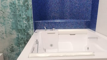 Down comforters, free WiFi