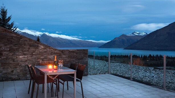Unclassified image, 1 of 20, button - 25 On The Terrace (Queenstown)