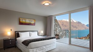 Unclassified image, 4 of 20, button - 25 On The Terrace (Queenstown)