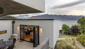 Property entrance - Fifteen (Queenstown)