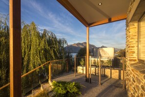 House, 4 Bedrooms | Terrace/patio