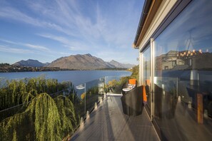 Lake view - Kohanga Luxury Lakeside Villa (Queenstown)