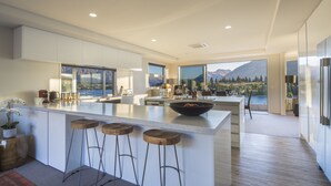 Ferienhaus, 4 Schlafzimmer | Eigene Küche | Espressomaschine, großer Kühlschrank, Ofen, Herdplatte