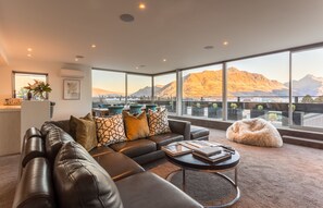 Apartment, 4 Bedrooms | Living area