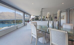 House, 3 Bedrooms | Living area