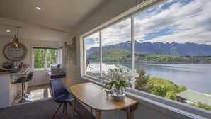 House, 2 Bedrooms | In-room dining - Te Kohanga Rua (Queenstown)
