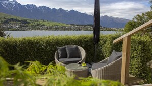 House, 2 Bedrooms | Terrace/patio - Te Kohanga Rua (Queenstown)