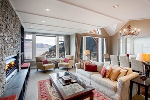 Maison, 4 chambres | Coin séjour | Télévision à écran plat