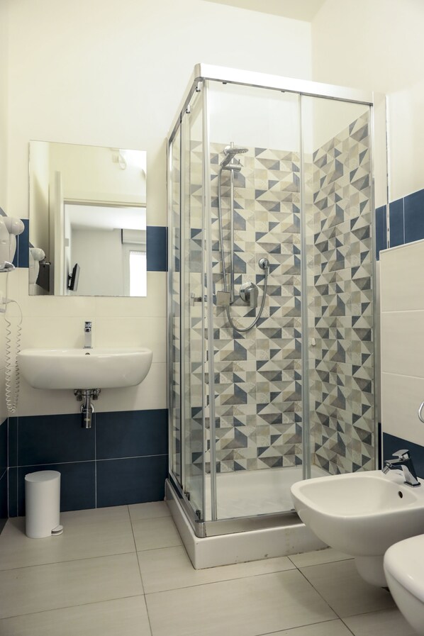 Deluxe Double Room | Bathroom - The Smerald (Alghero)