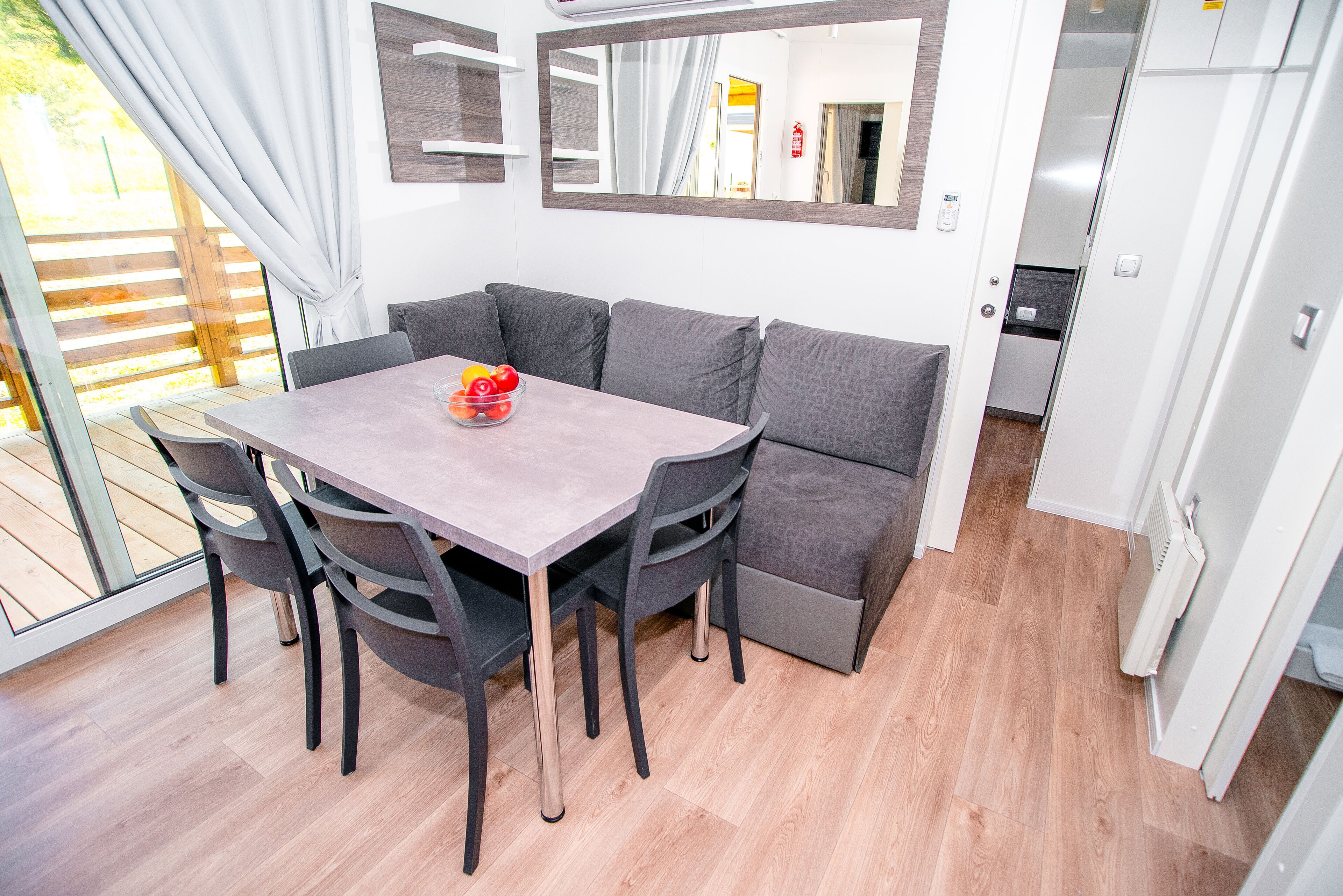 Superior Lux Mobile Home, Mountain View | Living area