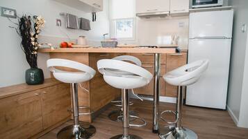 Family Lux Mobile Home, Mountain View | In-room dining